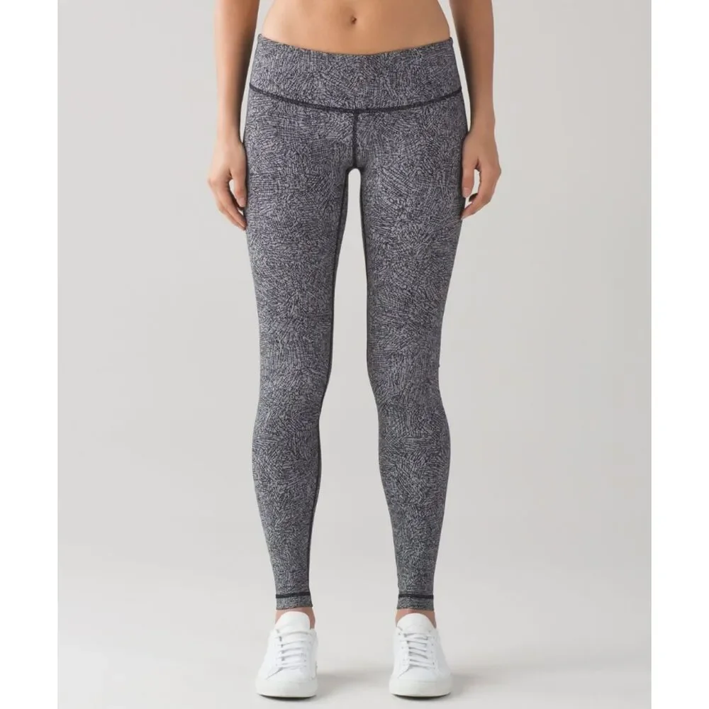 Lululemon Wunder Under Pant III Leggings Line Up White Black Printed Size 4